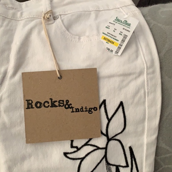 Rocks & Indigo white  embroidered jeans,NWT, sz 12 - Picture 2 of 7
